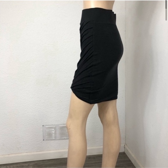 Helmut Lang Dresses & Skirts - HELMUT LANG Chic Black Pencil Skirt